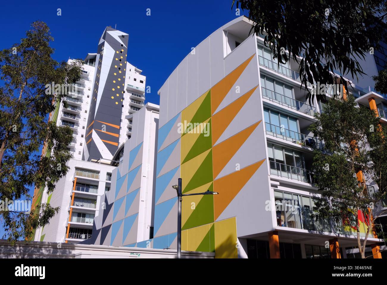 Centro di Perth: Le colorate torri Condor a St Georges Terrace e Hay Street, Australia Occidentale Foto Stock