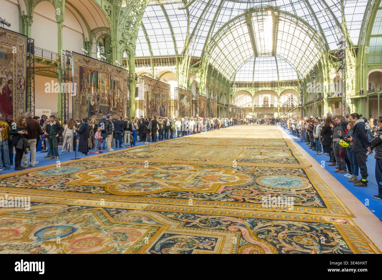 Francia, Parigi, Grand Palais, il Tesoro riscoperto del Re Sole, mostra di tappeti monumentali commissionata da Luigi XIV per la grande Galerie del Louvre, 1° febbraio 8, 2026 Foto Stock