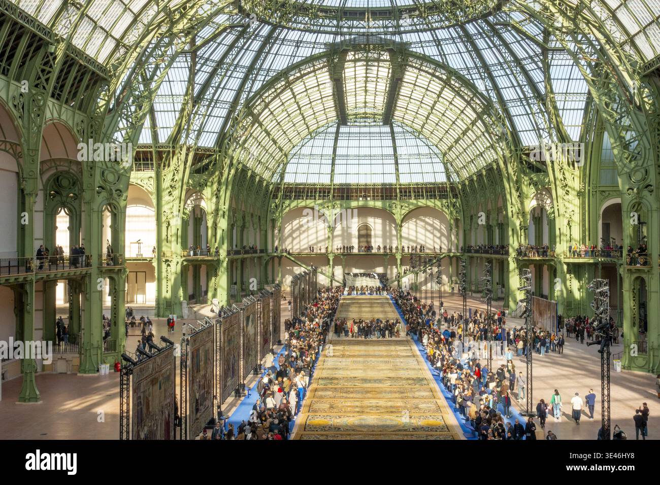 Francia, Parigi, Grand Palais, il Tesoro riscoperto del Re Sole, mostra di tappeti monumentali commissionata da Luigi XIV per la grande Galerie del Louvre, 1° febbraio 8, 2026 Foto Stock