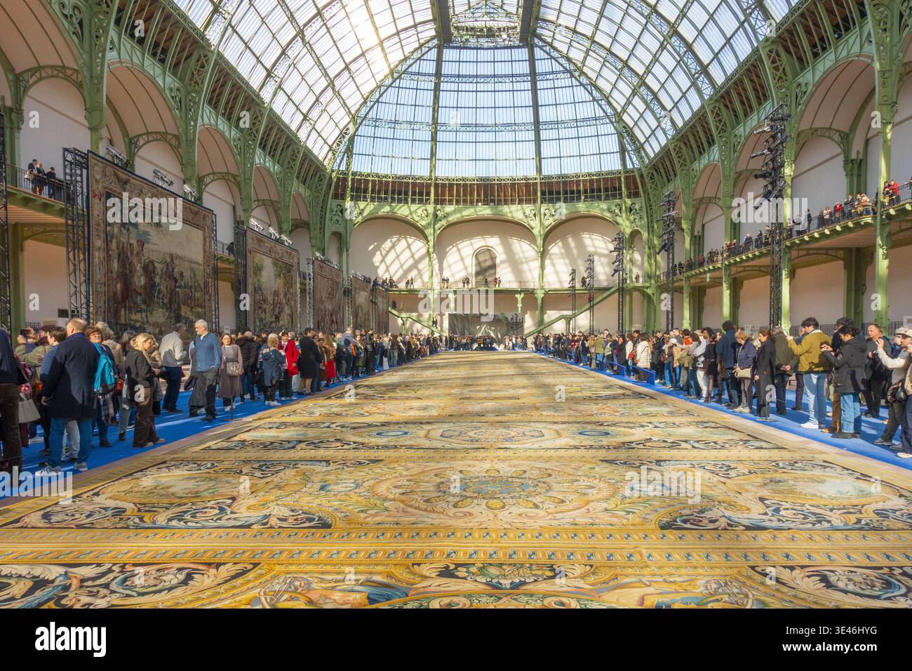 Francia, Parigi, Grand Palais, il Tesoro riscoperto del Re Sole, mostra di tappeti monumentali commissionata da Luigi XIV per la grande Galerie del Louvre, 1° febbraio 8, 2026 Foto Stock
