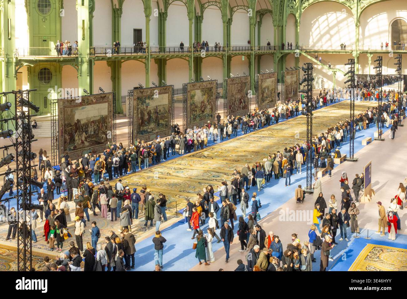 Francia, Parigi, Grand Palais, il Tesoro riscoperto del Re Sole, mostra di tappeti monumentali commissionata da Luigi XIV per la grande Galerie del Louvre, 1° febbraio 8, 2026 Foto Stock