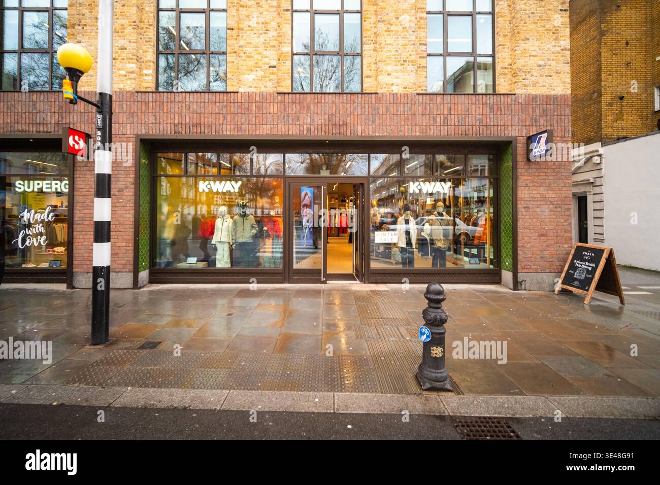 LONDRA - 6 FEBBRAIO 2026: Capospalla e negozio di articoli lifestyle K-WAY a King's Road Chelsea Foto Stock
