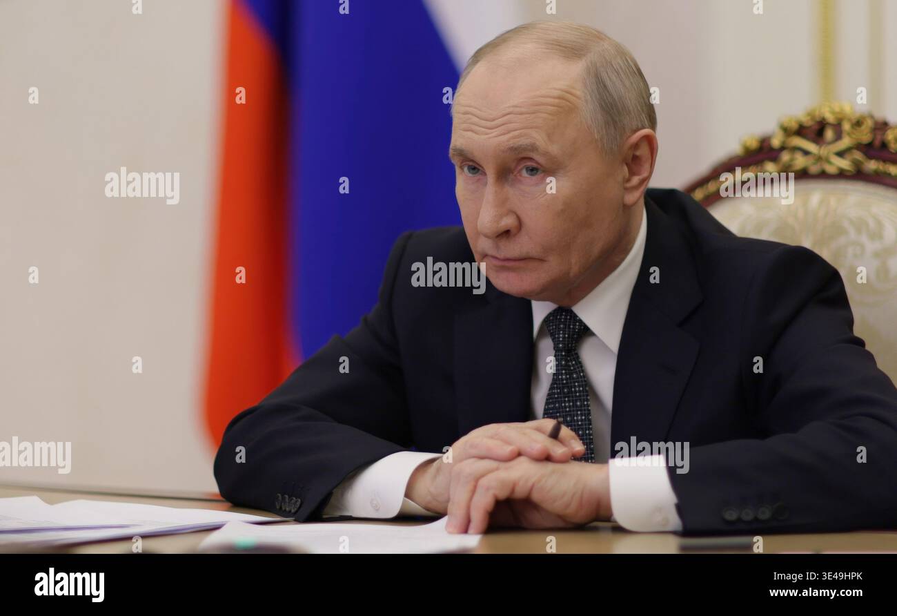 Mosca, Russia. 25 marzo 2026. Novo-Ogaryovo, Russia. 18 marzo 2026. Il presidente russo Vladimir Putin presiede una riunione del Consiglio presidenziale per la cultura e l'arte del Cremlino, 25 marzo 2024, a Mosca, in Russia. Crediti: Gavriil Grigorov/piscina del Cremlino/Alamy Live News Foto Stock