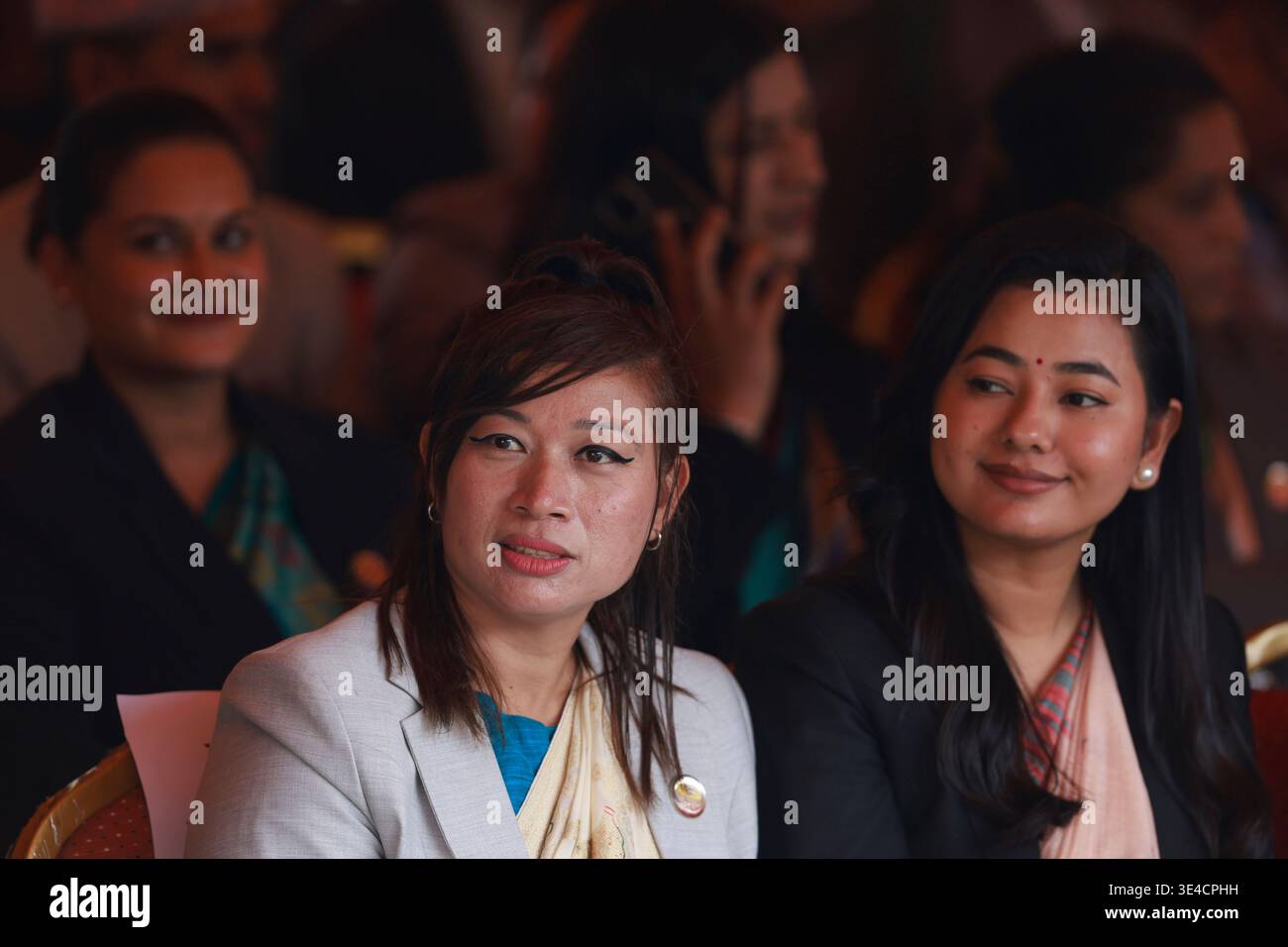 Kathmandu, Nepal. 27 marzo 2026. I legislatori appena nominati partecipano alla cerimonia di giuramento nella residenza presidenziale. (Foto di Skanda Gautam/SOPA Images/Sipa USA) credito: SIPA USA/Alamy Live News Foto Stock