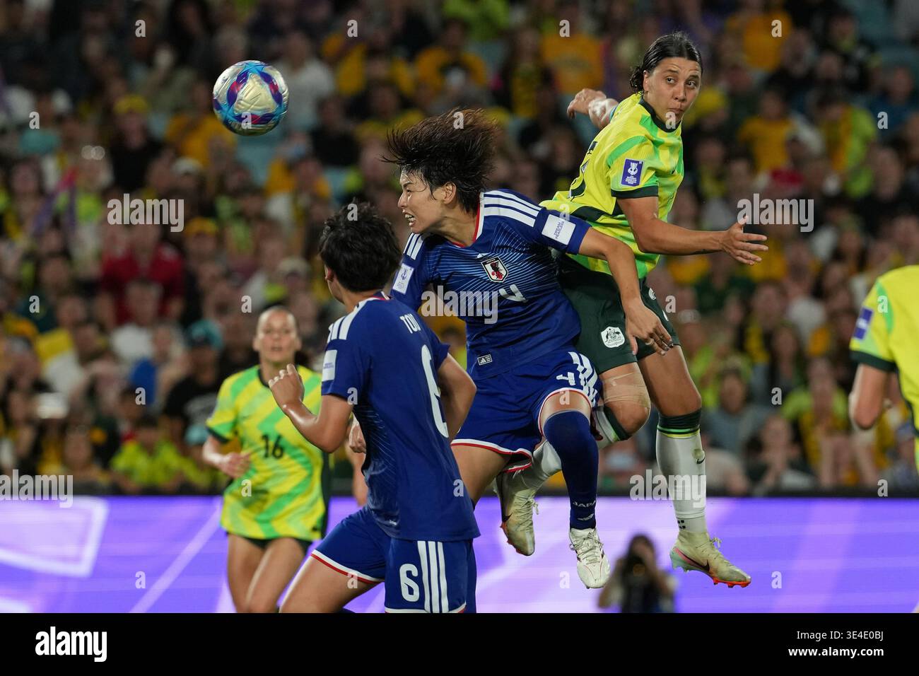 Sydney, Australia 21 marzo 2026 il capitano australiano Sam Kerr e il giapponese Saki Kumagai si sfidano per una finale di Coppa d'Asia femminile AFC 2026 allo Stadi Foto Stock