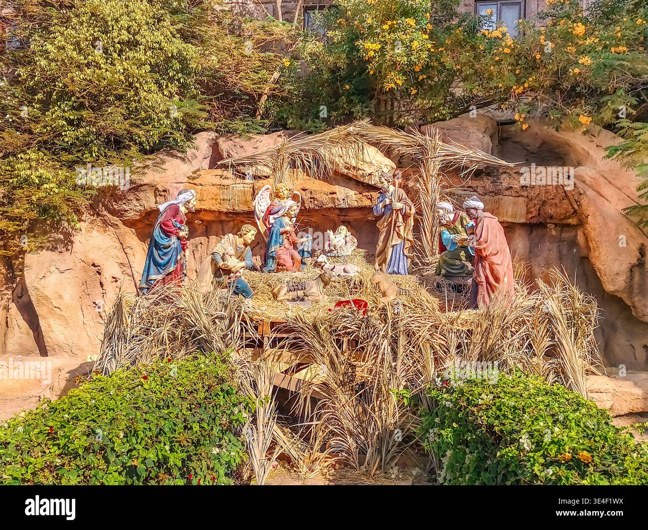 Sharm El Sheikh, Egitto - 18 gennaio 2020: Presepe religioso nel cortile della Chiesa copta di El sama Eyeen a Sharm El Sheikh Foto Stock
