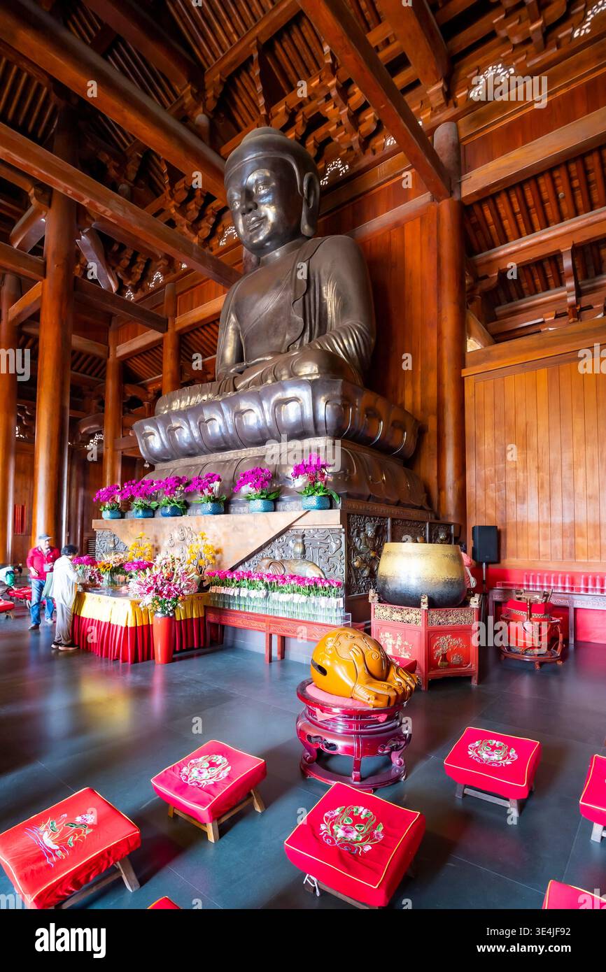 Statua del Buddha, Gebetshaus, Jing'an-Tempel, Tempel des Friedens und der Ruhe Foto Stock