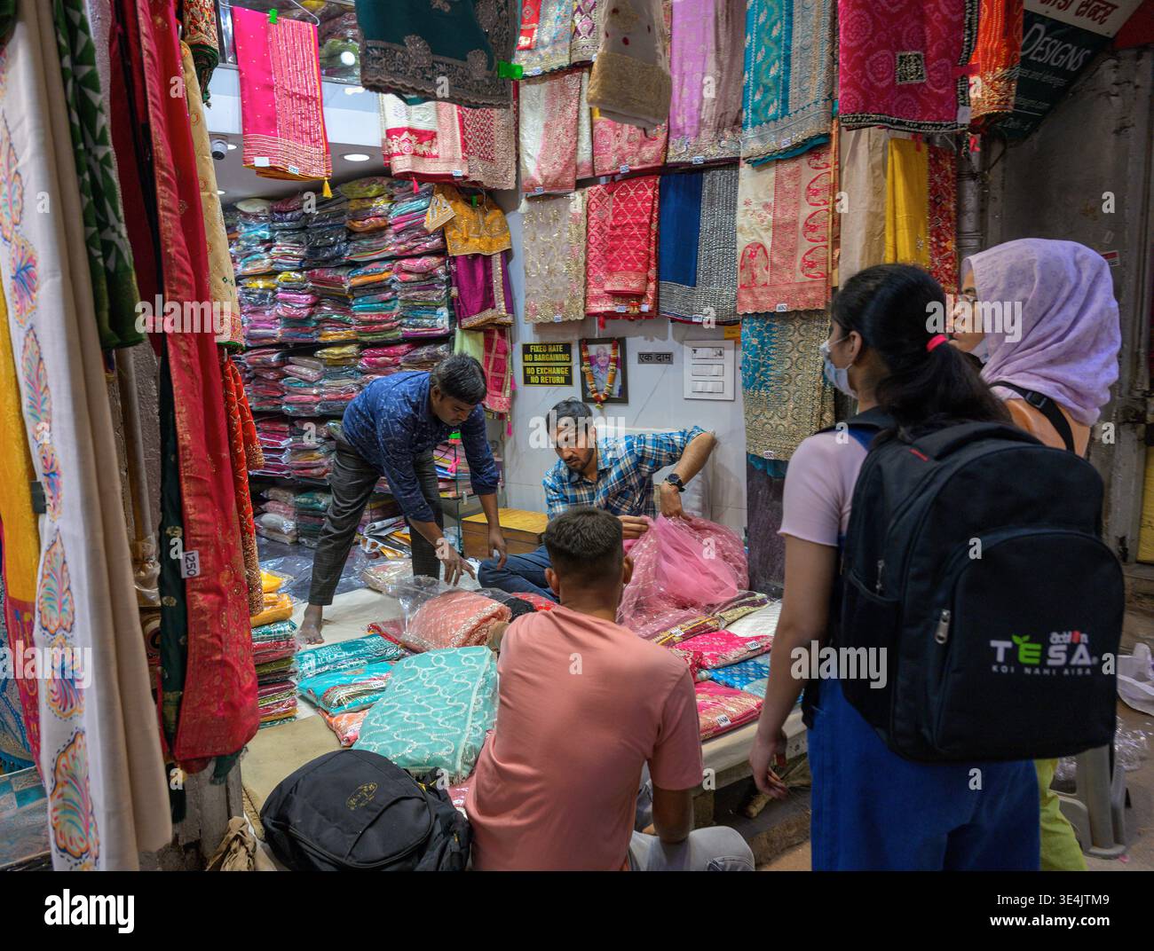 Fai shopping a Mailiwara, Vecchia Delhi (nuova Delhi), India. Foto Stock