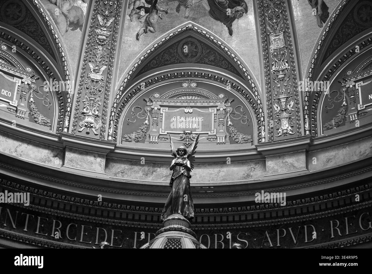 Dettagli architettonici interni della basilica di Santo Stefano (Szent Istvan Bazilika), della chiesa cattolica romana e sito patrimonio dell'umanità dell'UNESCO a Budapest, Hunga Foto Stock