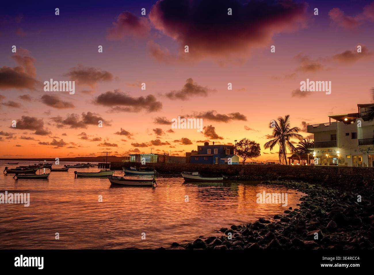 Tramonto sul lungomare , Sal Rei, Boa Vista, Capo Verde / Isole Cabo Verde Foto Stock