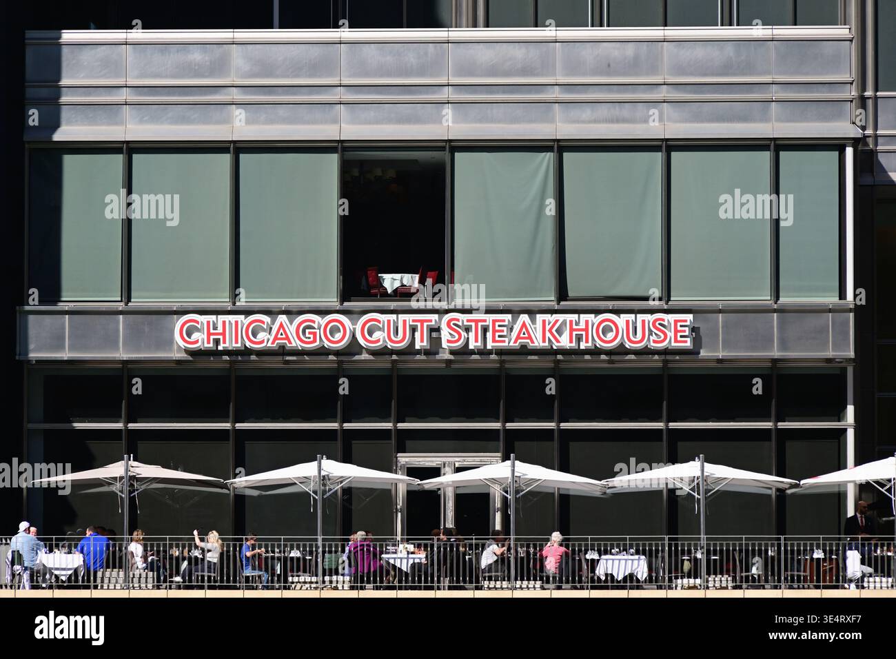 Chicago, Illinois, Stati Uniti. A Chicago, Illinois, USA. Chicago Cut Steakhouse lungo la riva nord del fiume Chicago Foto Stock