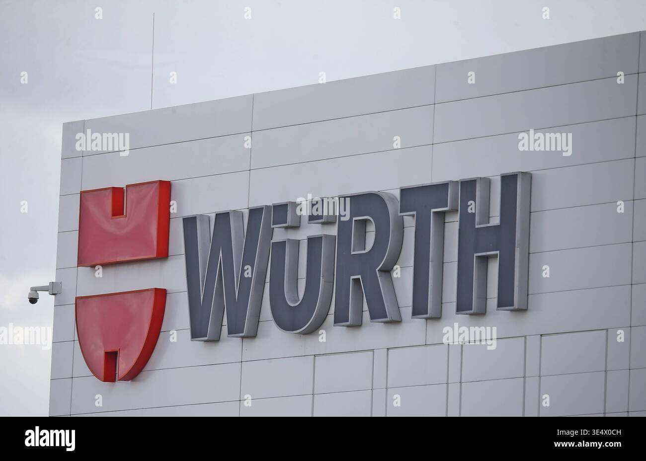 Wirtschaft in Kupferzell, Baden-Württemberg 29.03.2026, Wirtschaft v.l. Firmengelände, Logo, Emblem, Schrift, Unternehmenslogo, Unternehmen, Symbolbild, Beispielbild, Außenansicht, frontale, Standort, Würth Elektronik eiSos GmbH & Co KG Kupferzell Würth Elektronik eiSos GmbH & Co KG Baden-Württemberg Deutschland DEU *** attività a Kupferzell, Baden Württemberg 29 03 2026, sede aziendale, logo, emblema, carattere, logo aziendale, azienda, immagine simbolo, immagine di esempio, vista esterna, vista frontale, ubicazione, Würth Elektronik eiSos GmbH Co KG Kupferzell Würth Elektronik eiSos GmbH Co KG Bad Foto Stock