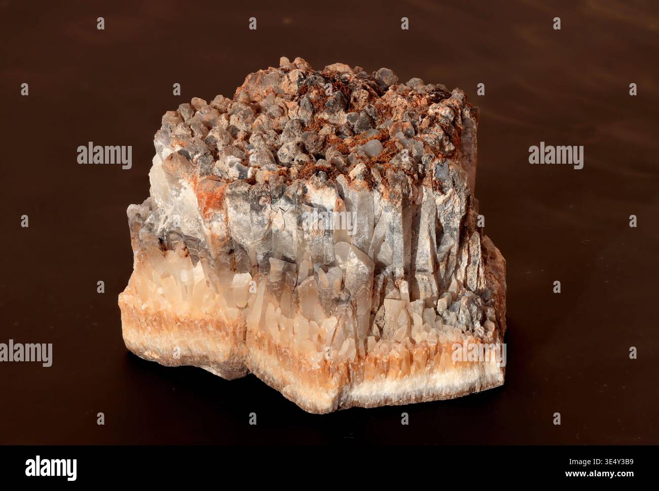 Campione di minerale aragonite che mostra la struttura in cristallo Foto Stock