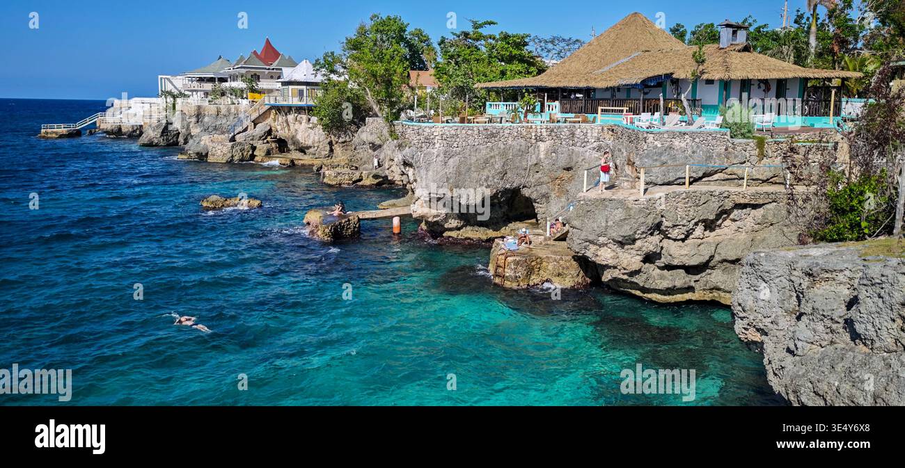 Negril, Giamaica - 23 gennaio 2026: Vista nei resort del West End vicino a Negril in Giamaica Foto Stock