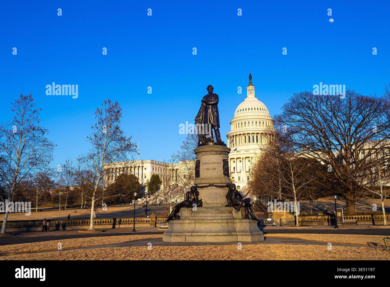 James A. Garfield Monument and Capitol Building, Garfield Circle a Washington DC, scolpito da John Quincy Adams Ward Foto Stock