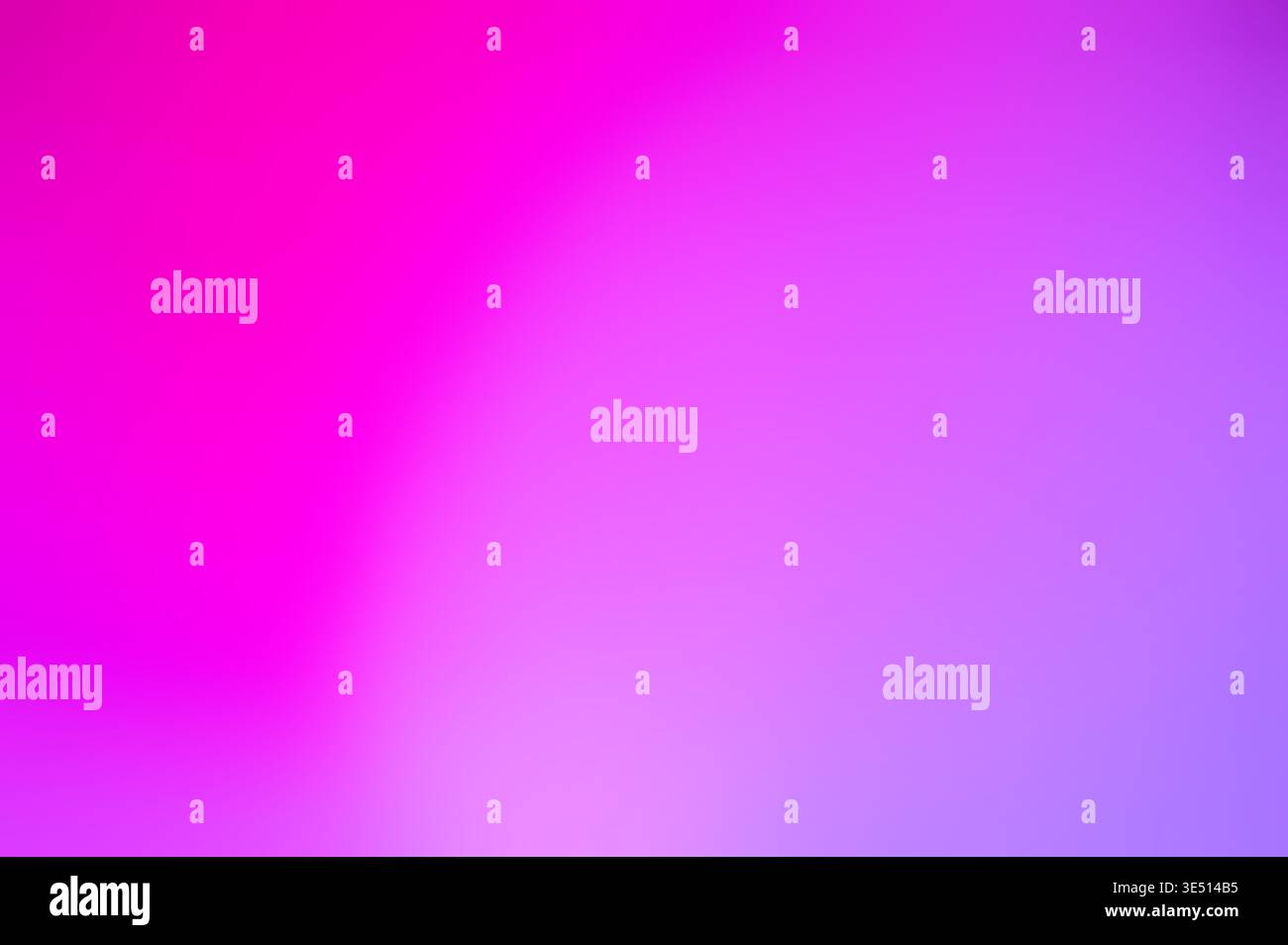 Sfondo sfumato rosa tenue e viola astratto. Sfondo sfocato di colore magenta e viola per un design grafico moderno. Foto Stock