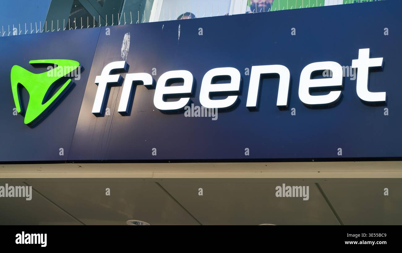 MANNHEIM, GERMANIA - 12 marzo 2026 - foto di un negozio Freenet, fornitore di telecomunicazioni, operatore di rete mobile e servizio Internet Foto Stock