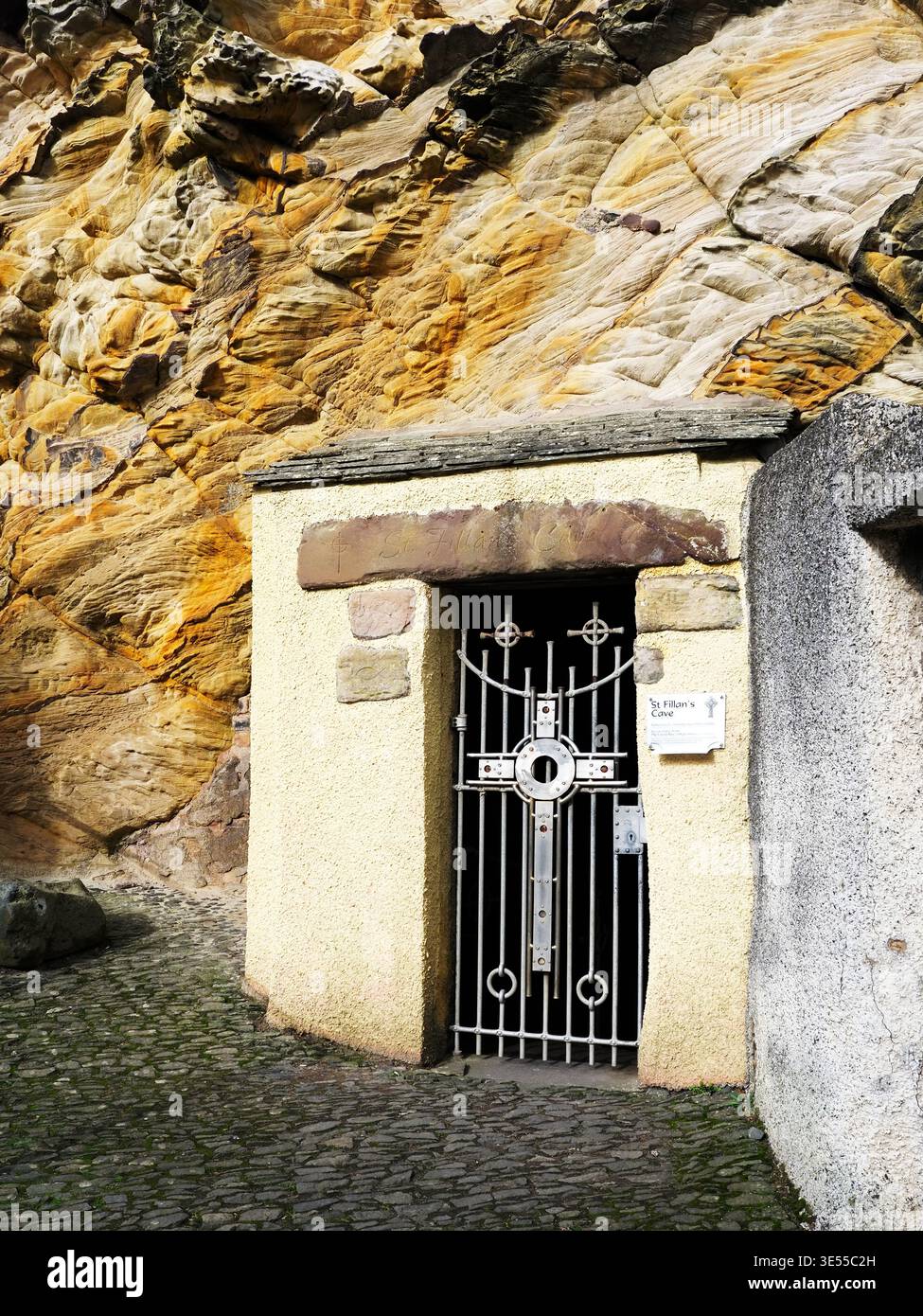 Grotta di St Fillans sulla baia Wynd Pittenweem East Neuk di Fife, Scozia Foto Stock