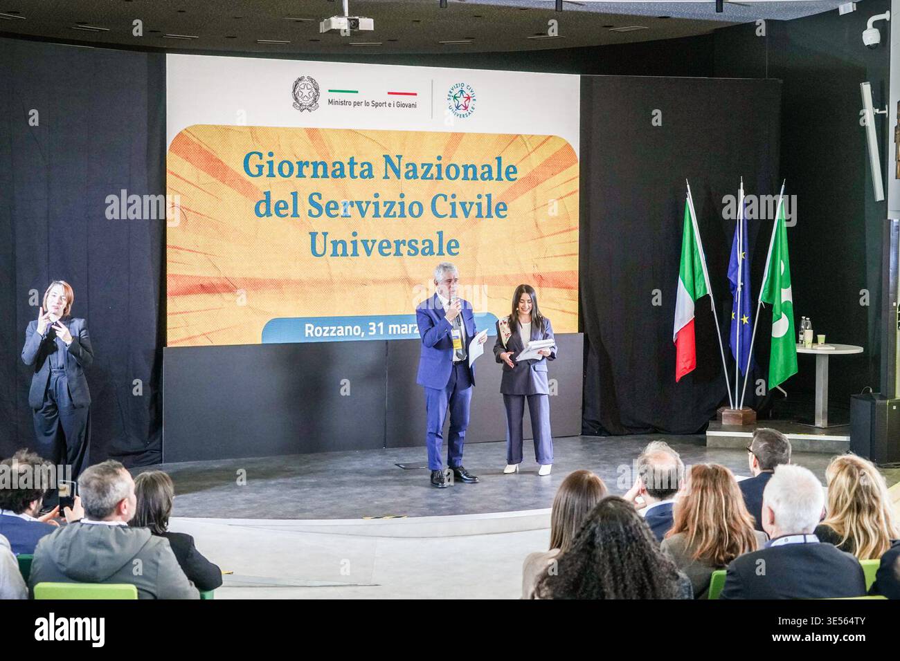 Rozzano, Italia. 31 marzo 2026. ROZZANO (MILANO) - il Ministro dello Sport e della Gioventù, Andrea Abodi, alla celebrazione a Rozzano (mi) della giornata nazionale per il 25° anniversario del servizio civile universale. Marzo 31 credito: Agenzia fotografica indipendente/Alamy Live News Foto Stock