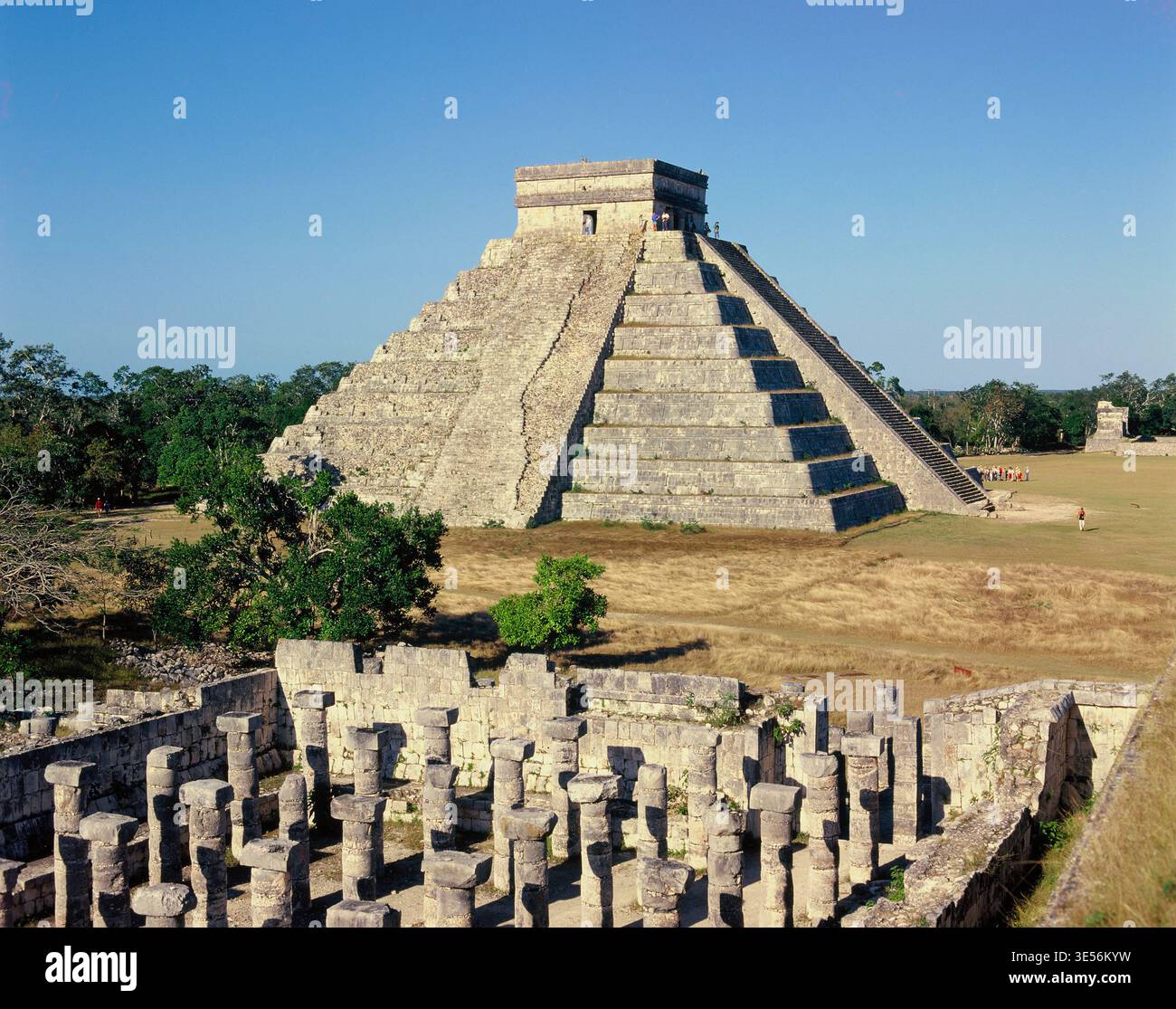 Messico. Penisola dello Yucatan. Chichen Itza. Rovine Maya. El Castillo. Tempio della piramide Kukulcan. Foto Stock