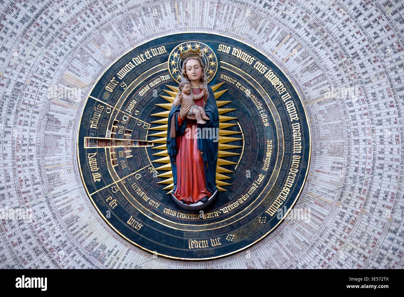 Cattedrale di Oliwa. Orologio astronomico a tre livelli, un calendario, un planetario e un teatro di figura. ( 1464-1470 ) realizzato da Hans durante. Danzica. Foto Stock