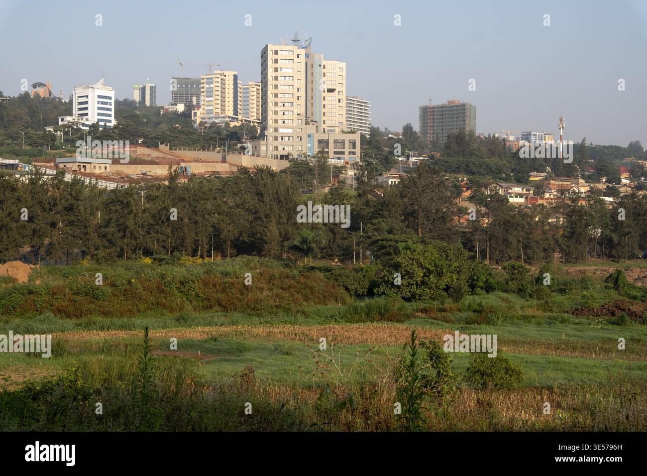 Campi ed edifici a Kigali, Ruanda Foto Stock