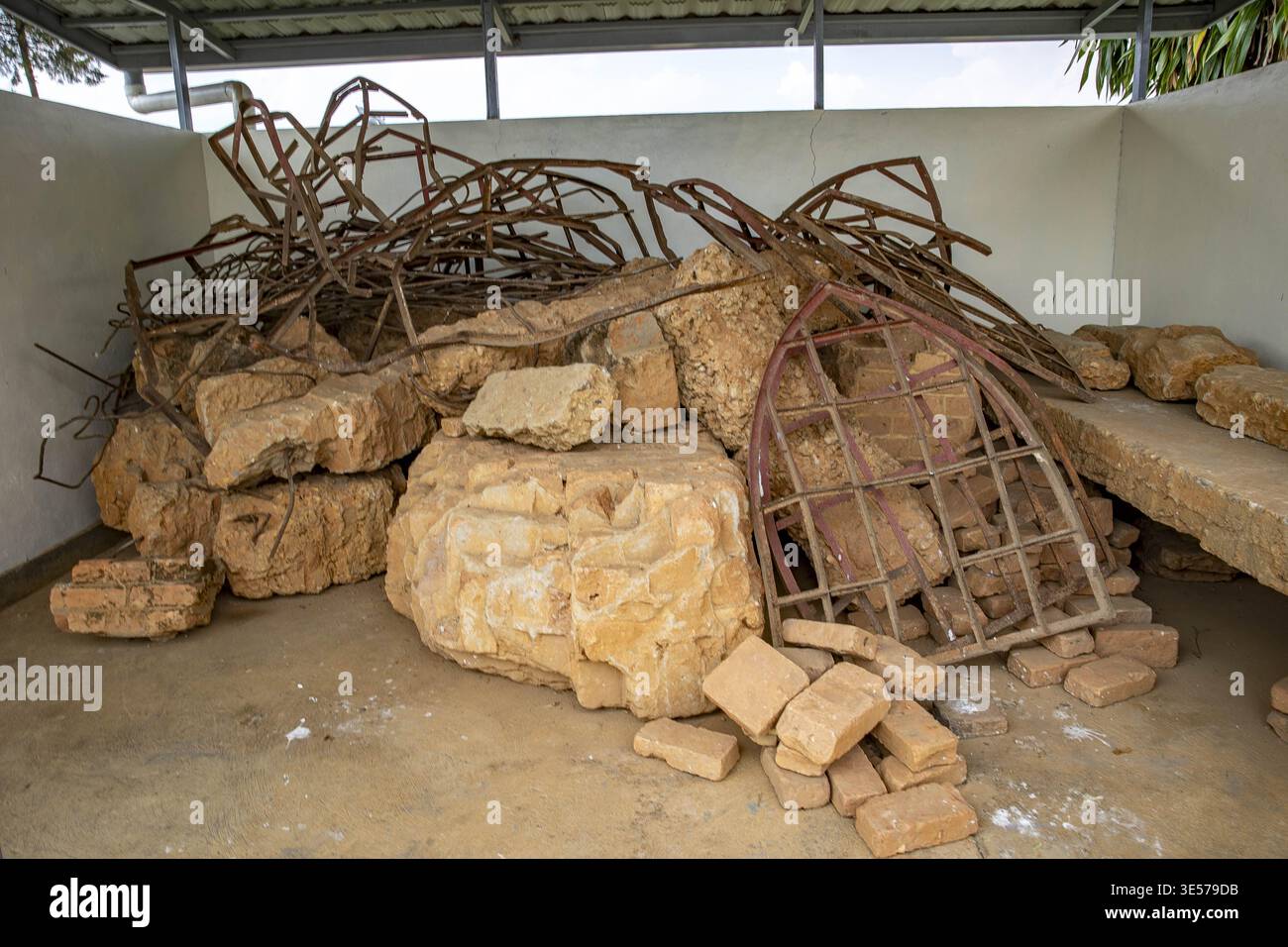 Memoriale del genocidio a Nyange, Ruanda Foto Stock