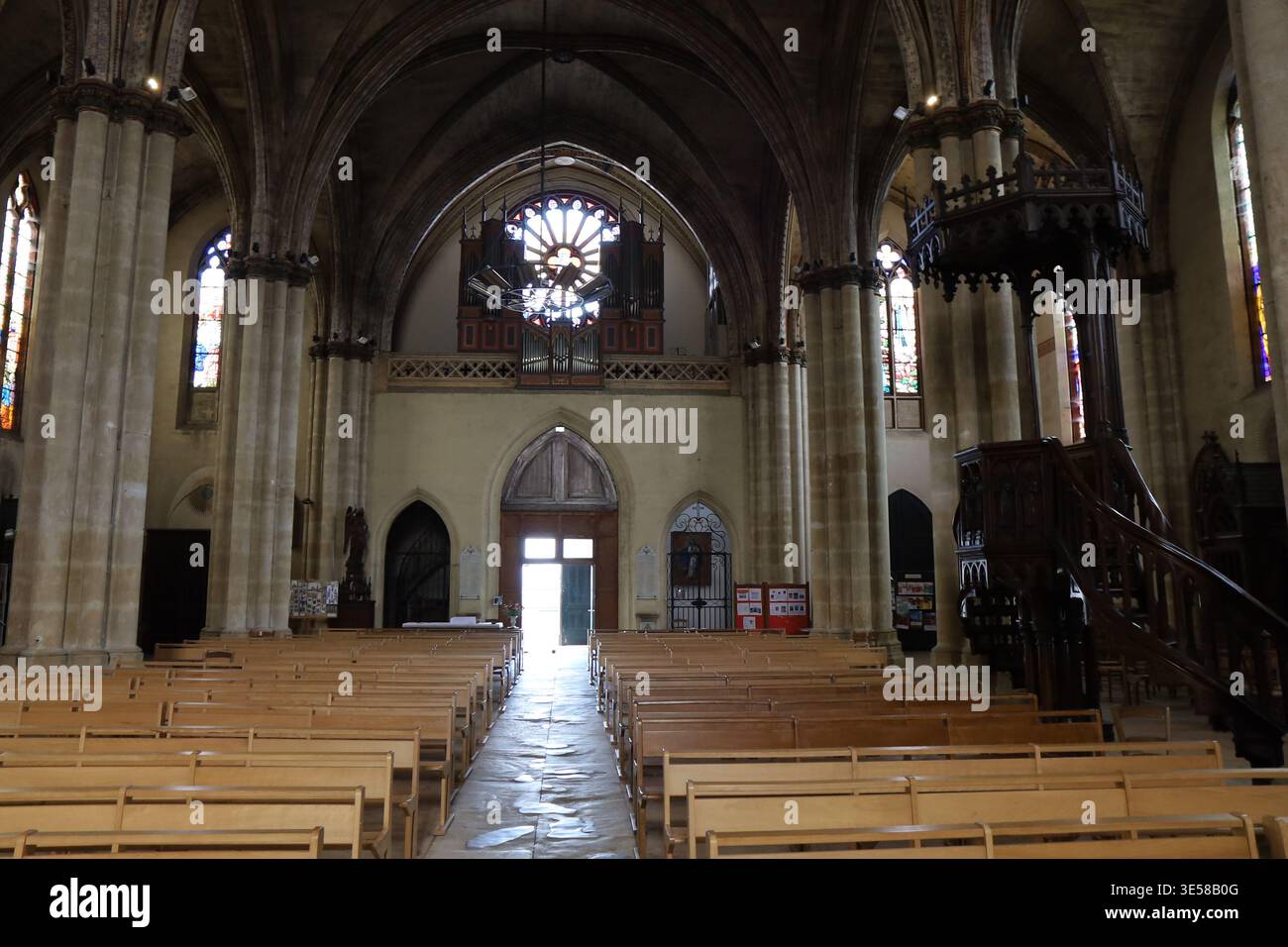 Chiesa di Saint-Gervais-Saint-Protais, chiesa in stile gotico, città di Langon, dipartimento della Gironda, Francia Foto Stock