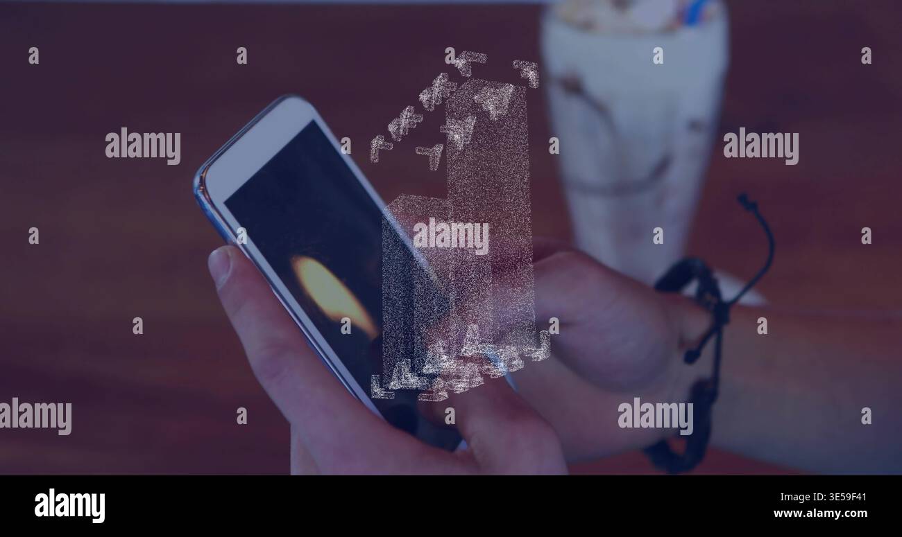 Tenere le mani mostrando il telefono bianco che proietta l'ologramma su un tavolo in legno con bracciale nero in vetro Foto Stock