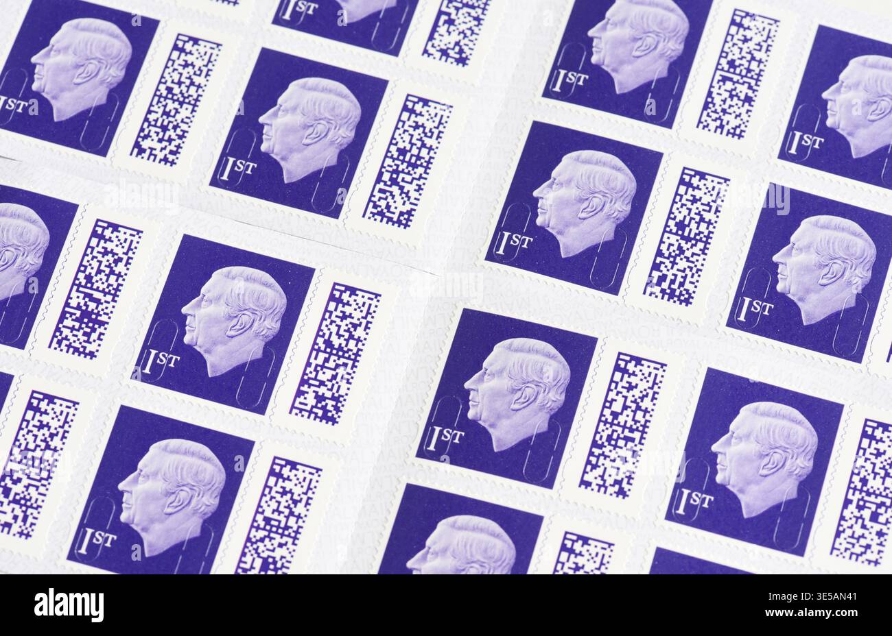 Francobolli dell'ufficio postale. !timbri di prima e seconda classe. Foto Stock