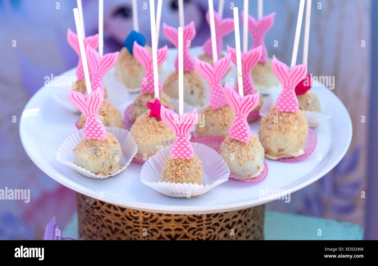 Deliziosi pop di torta di sirena fatti in casa. Foto Stock
