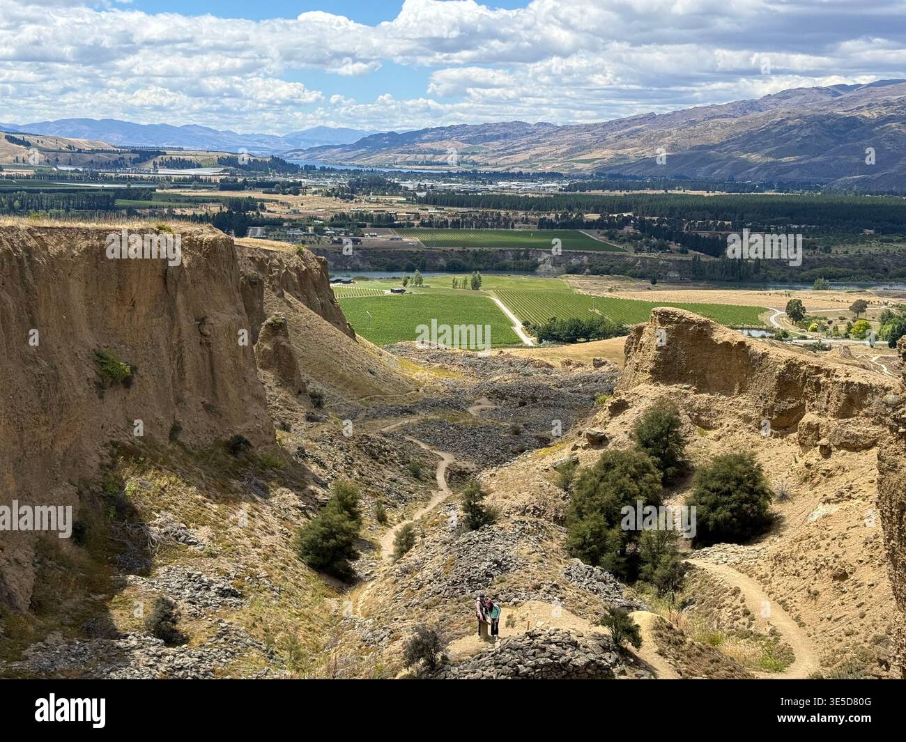 Paesaggio desertico a Cromwell, nuova Zelanda - Immagine stock catturata con smartphone
