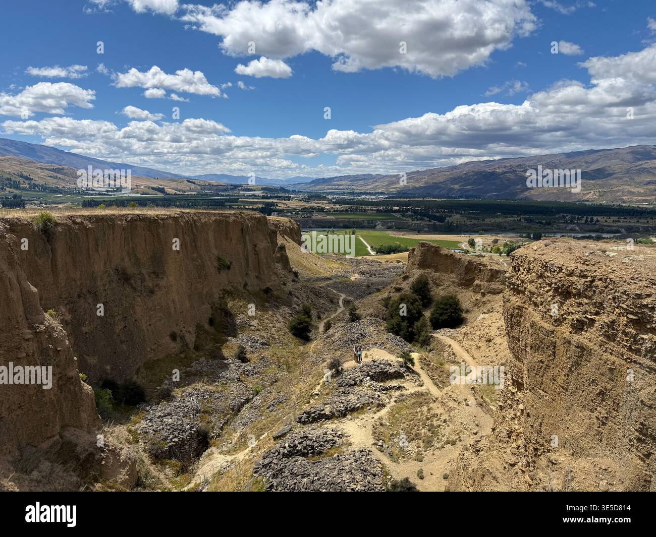 Paesaggio desertico a Cromwell, nuova Zelanda - Immagine stock catturata con smartphone