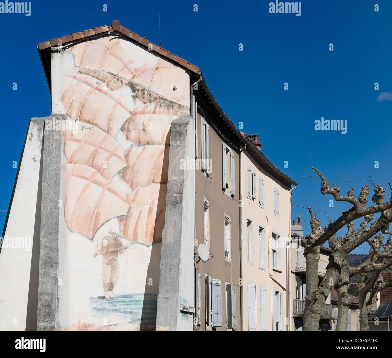 Street art in un edificio a Millau, la capitale degli sport all'aperto, Aveyron, Francia Foto Stock