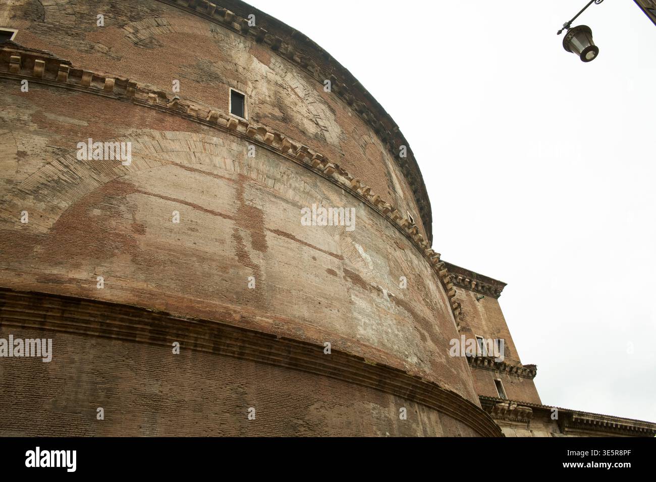 Il lato del Pantheon a Roma Foto Stock
