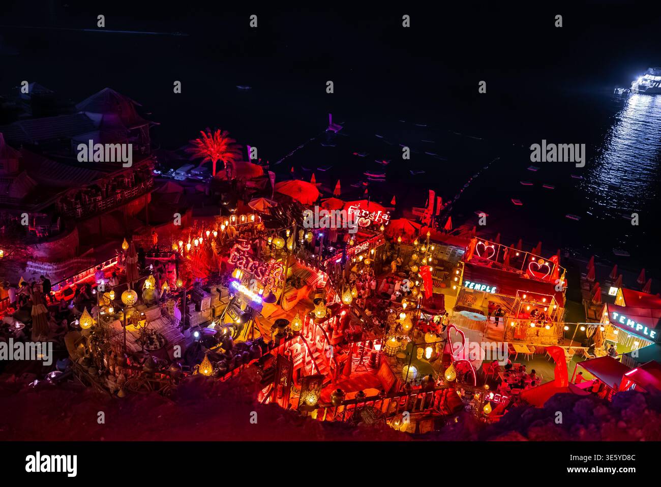 Farsha Mountain Lounge di notte a Sharm El Sheikh, Egitto Foto Stock