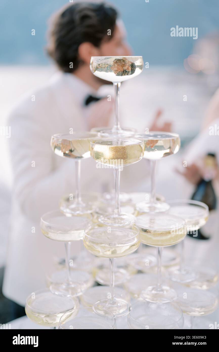Vetrina di occhiali trasparenti per le feste con bolle d'aria libere Foto Stock