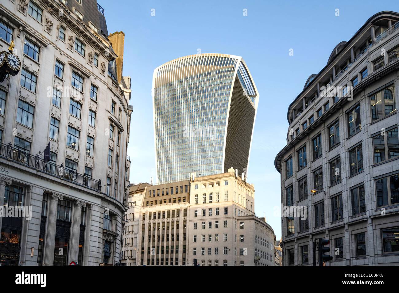 Londra, Regno Unito. 25 febbraio 2026. 20 Fenchurch Street è un grattacielo commerciale di Londra che prende il nome dal suo indirizzo in Fenchurch Street, in Foto Stock
