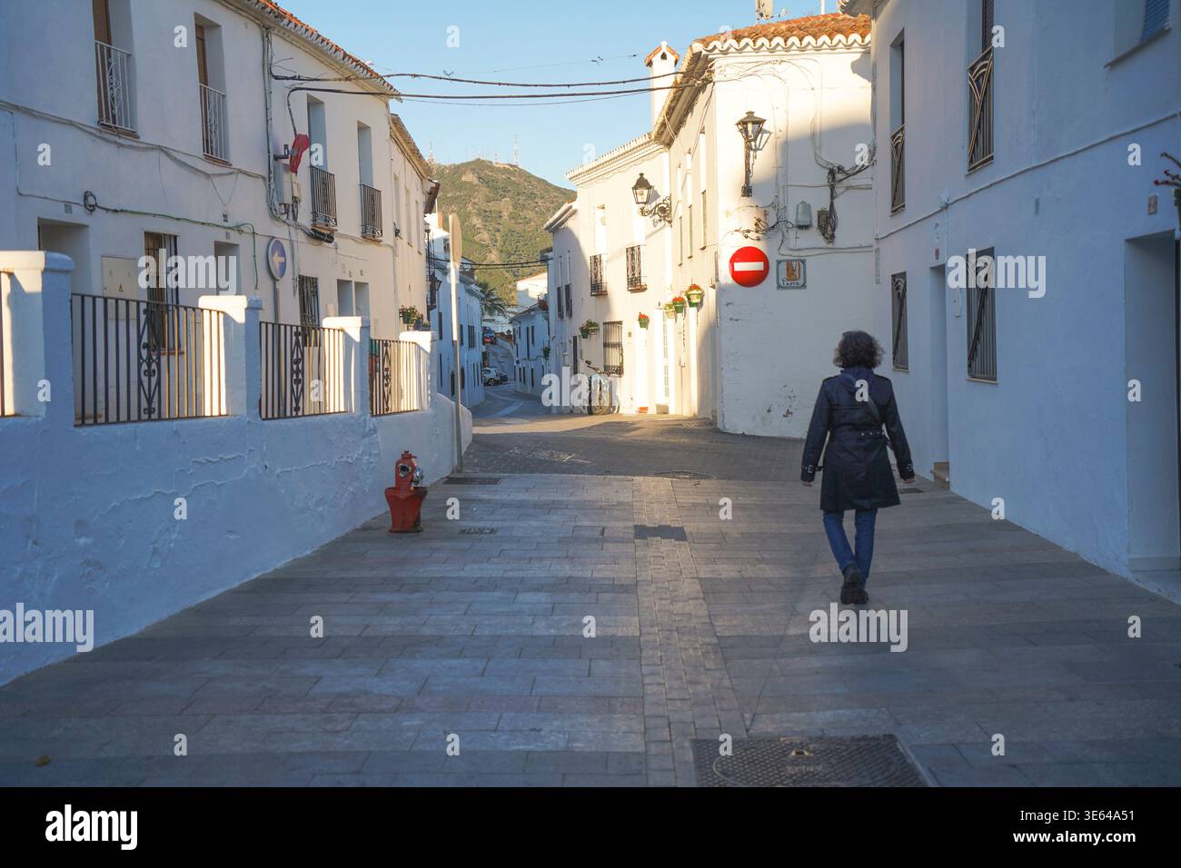 Mijas Spagna. Vista sulla strada, villaggio spagnolo di Mijas, Spagna meridionale, Andalusia. Foto Stock