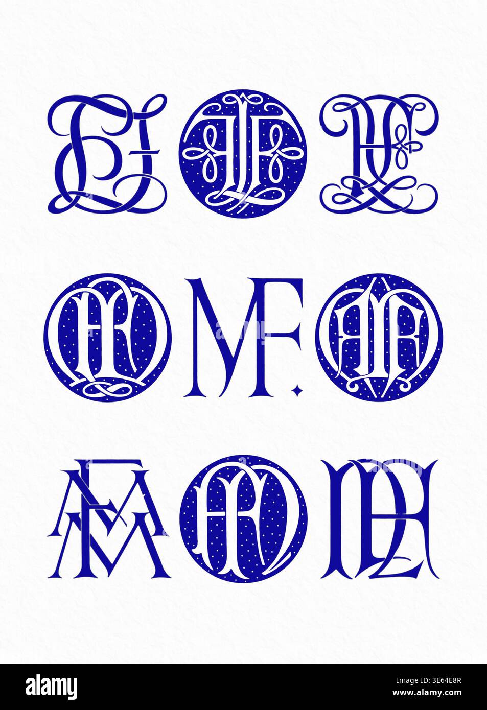 Combinazioni di iniziali monogramma, lettere decorative a incastro in linee bianche e blu, isolate su un morbido sfondo bianco testurizzato. Foto Stock