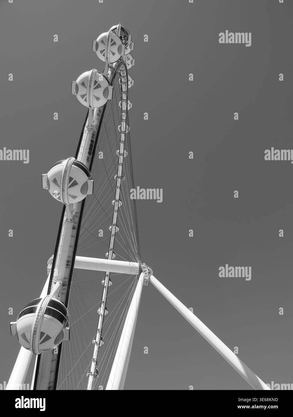 Prospettiva in bianco e nero della ruota High Roller Foto Stock