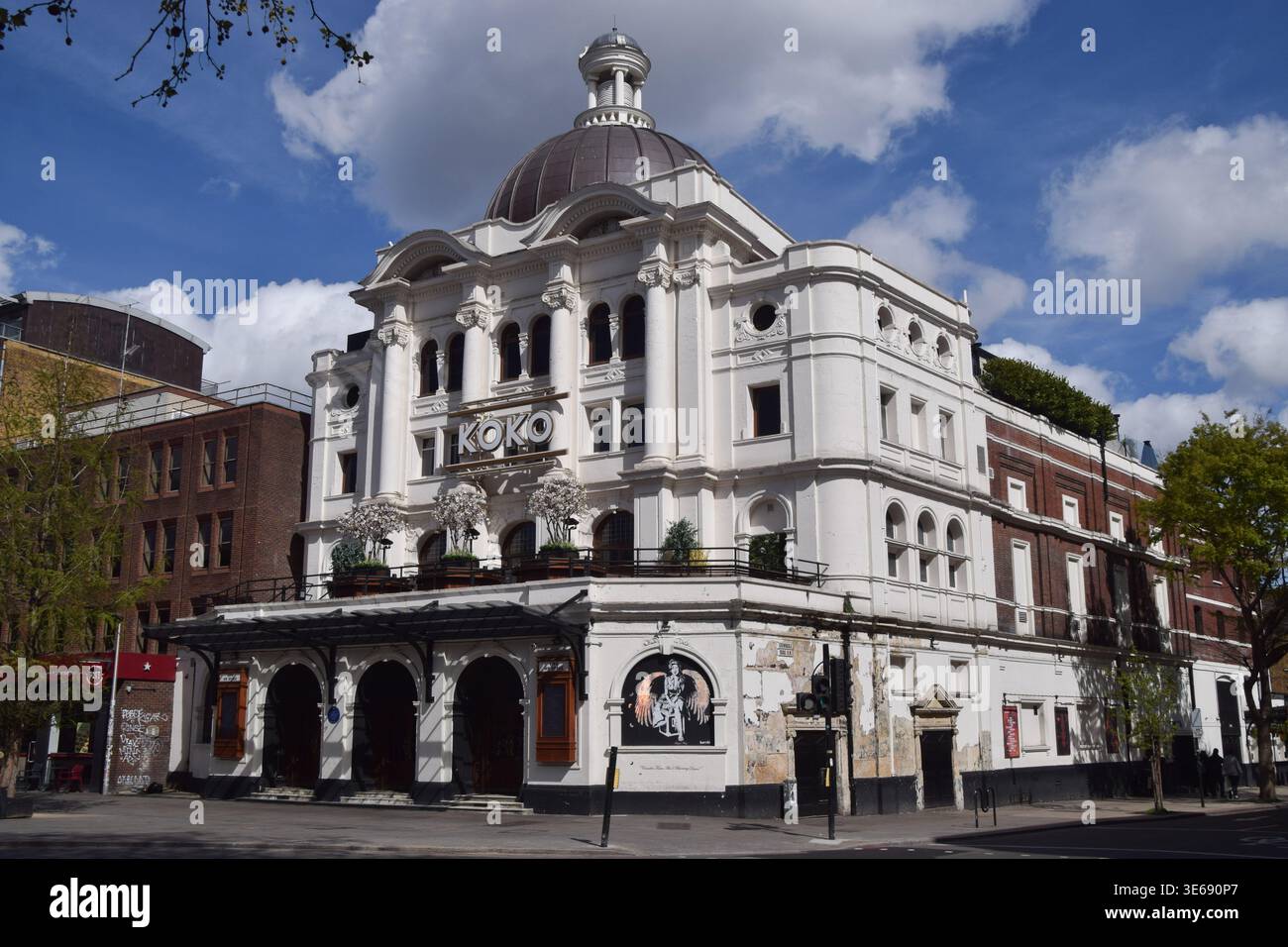 Londra, Regno Unito. 5 aprile 2026. Vista esterna diurna del locale di musica dal vivo KOKO e del nightclub di Camden. Credito: Vuk Valcic/Alamy Foto Stock