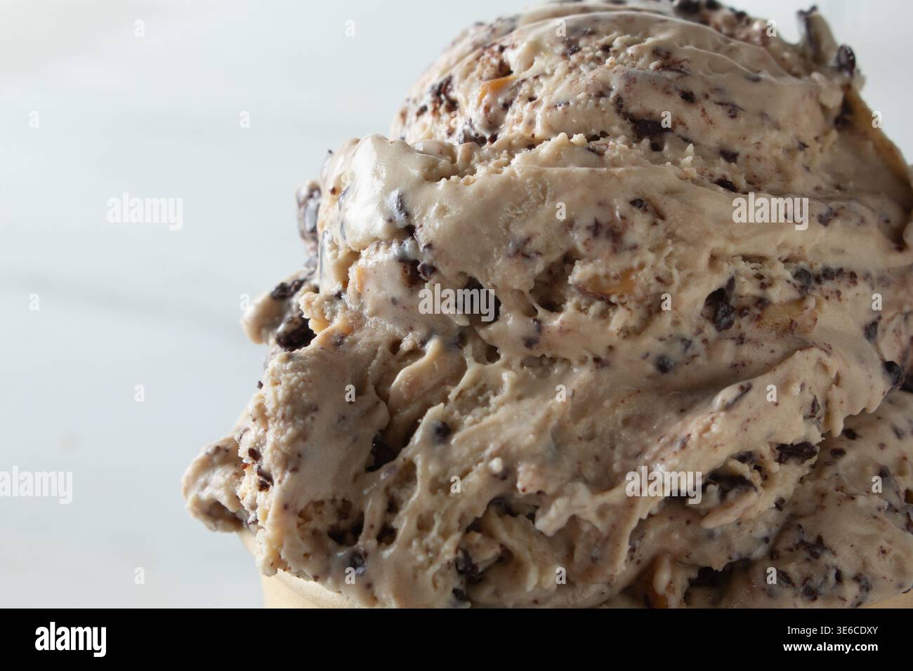 Vista ravvicinata del gelato al caramello salato. Foto Stock