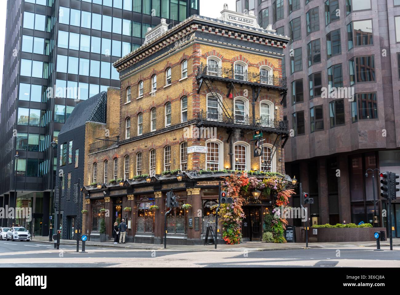 L'Albert Pub in Victoria Street, Londra Foto Stock
