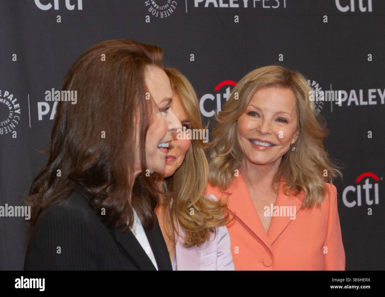 Hollywood, CA, USA, 6 aprile 2026 Kate Jackson, Jaclyn Smith e Cheryl Ladd arrivano al 50th Anniversary Celebration per 'Charlie's Angels' durante il PaleyFest LA 2026 al Dolby Theatre di Hollywood, California, il 6 aprile 2026. Crediti: Carla Van Wagoner/Alamy Live News Foto Stock