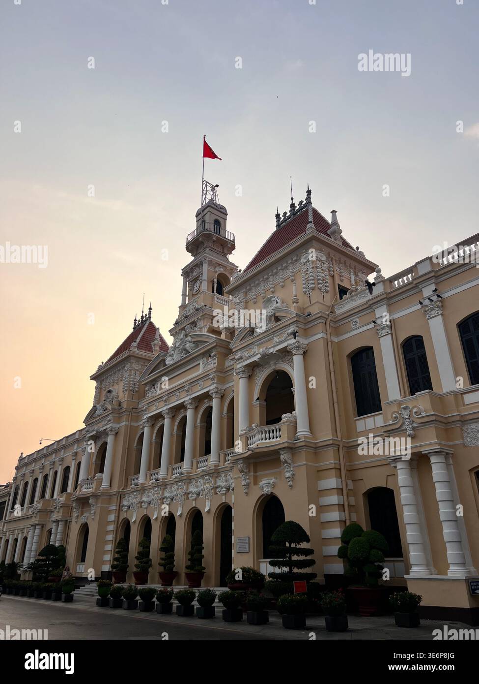 Ho chi Minh City Hall di ho chi Minh City, Vietnam. - Immagine stock catturata con smartphone