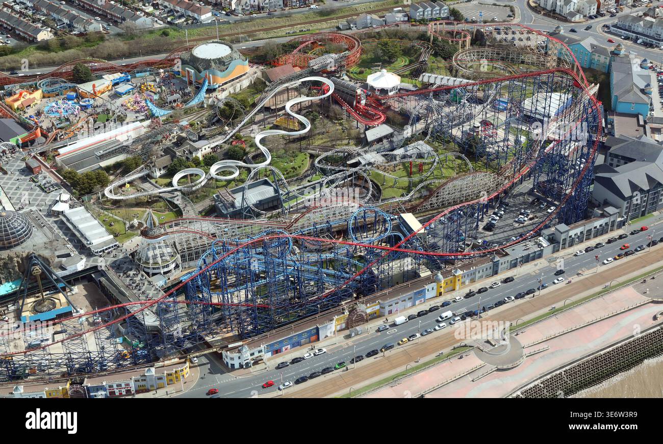 Vista aerea di Blackpool Pleasure Beach, un parco divertimenti sul lungomare Foto Stock
