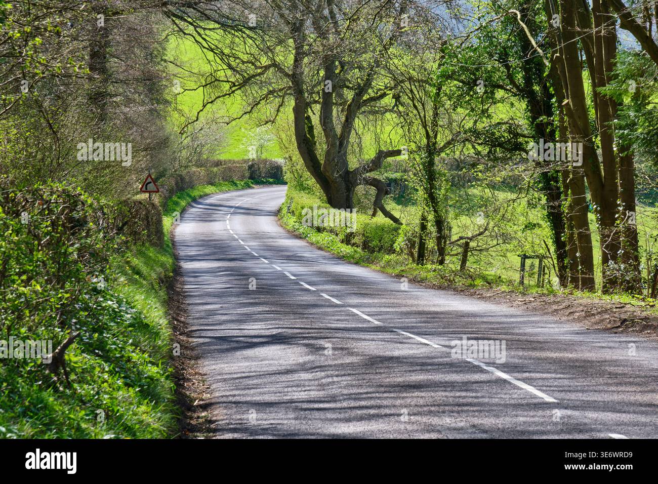 La B4371 che sale da Wenlock Edge vicino a Longville nel Dale, nello Shropshire Foto Stock