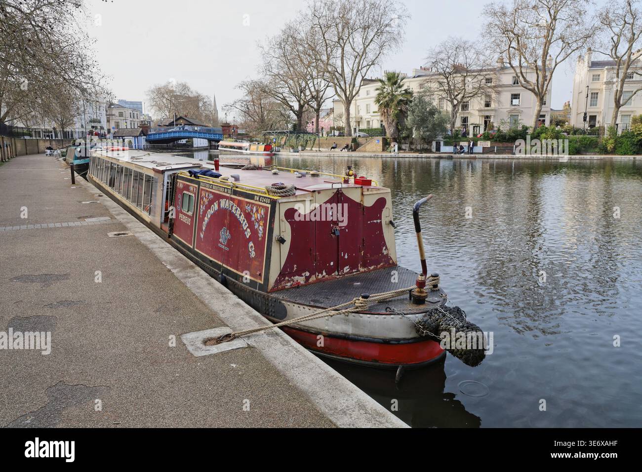 London Waterbus Company chiatta Perseus ormeggiata a Little Venice Londra Regno Unito marzo 2026 Foto Stock