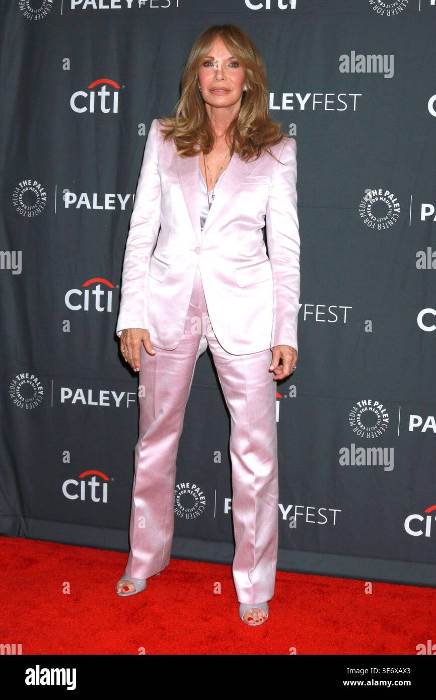 Los Angeles, Stati Uniti. 6 aprile 2026. Nella foto da sinistra a destra, Jaclyn Smith al PaleyFest LA 2026 - Charlie's Angels 50th Anniversary. Credito: (Foto di Katrina Jordan/Sipa USA) credito: SIPA USA/Alamy Live News Foto Stock